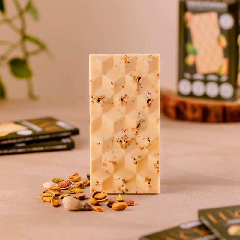 Chocolate-Branco-Luckau-com-Pistache-75g