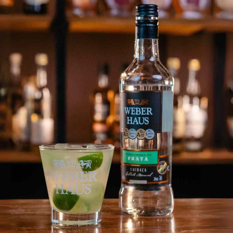 Cachaca-Weber-Haus-Prata-Garrafa-700ml
