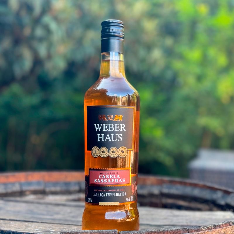 Cachaca-Envelhecida-Weber-Haus-Canela-Sassafras-700ml